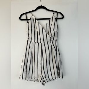 BNWT: Missguided Stripped Romper Size 4